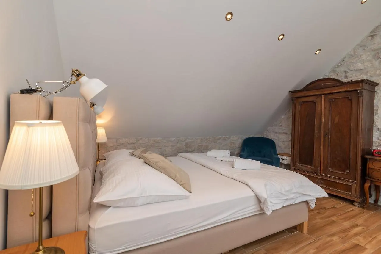 Residence Providenca Trogir 3*,